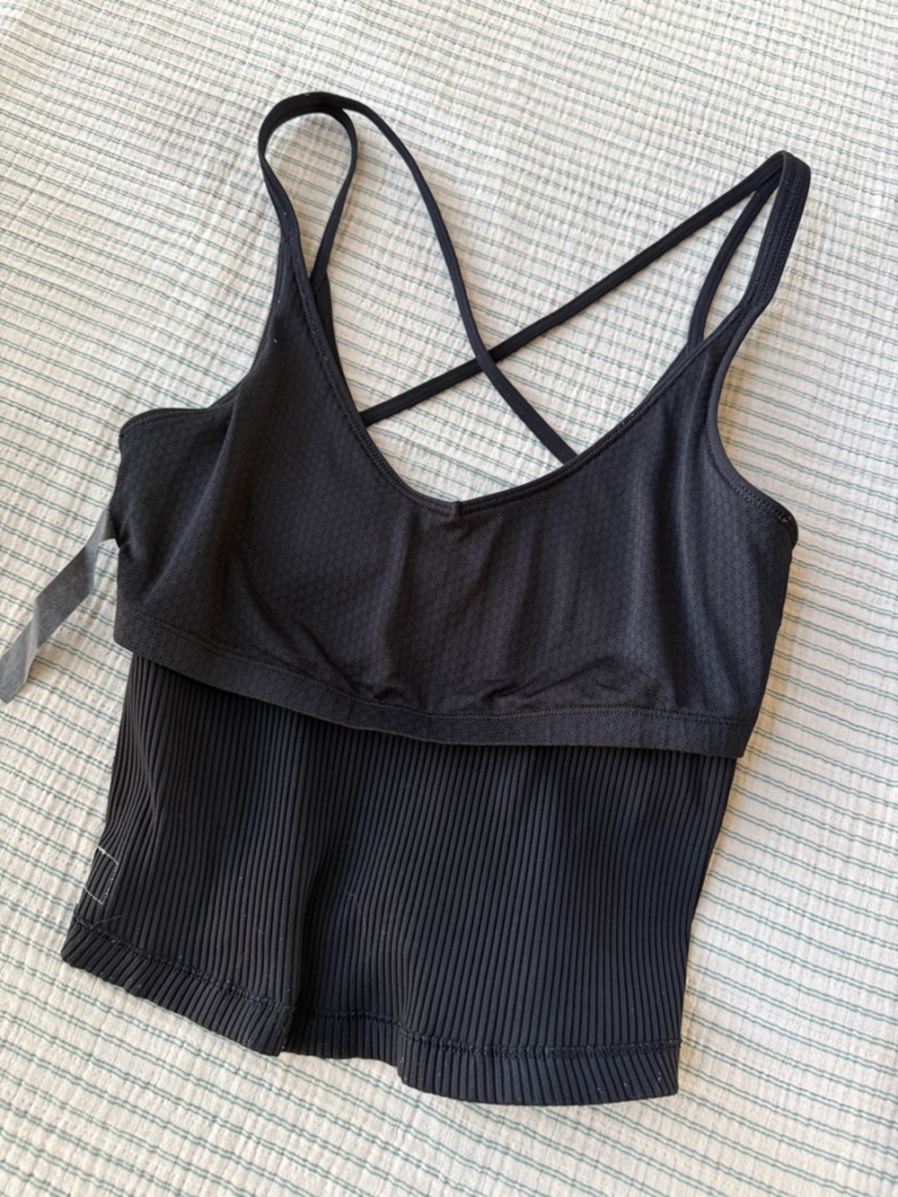 Vuori Ribbed Crop Tank - Picture 4 of 5